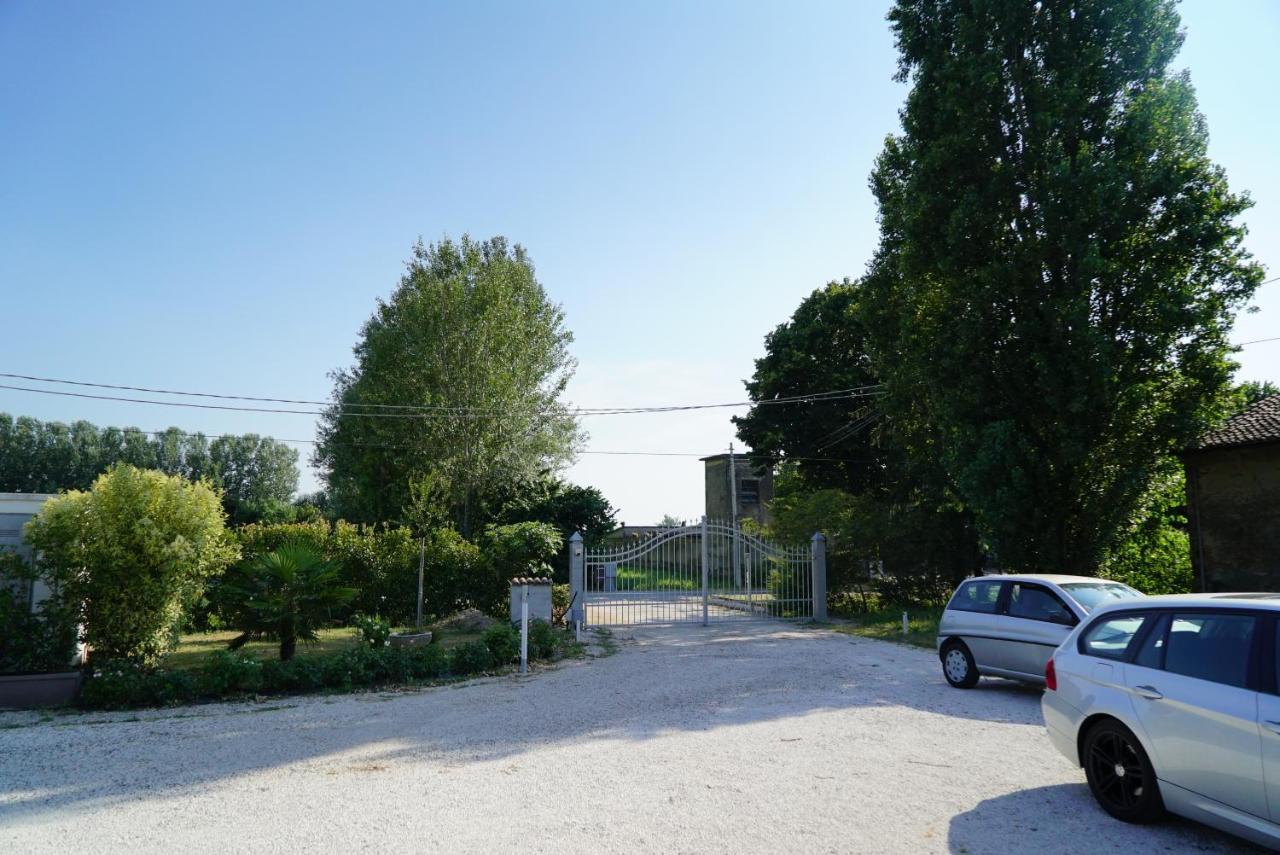 Agriturismo Il Sole Villa Rivarolo del Re ed Uniti Bagian luar foto